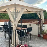 Casa La Oveja Negra, Con Piscina *