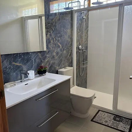 Casa La Oveja Negra, Con Piscina Padrenda