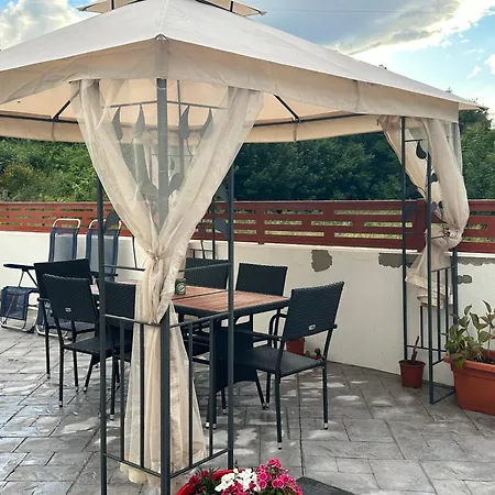 Casa La Oveja Negra, Con Piscina *